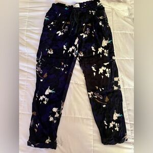 Wilfred Aritzia Floral Print Cropped Pants